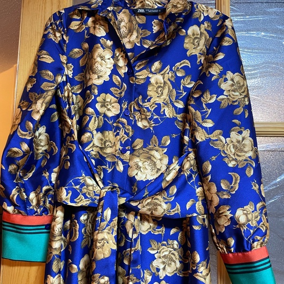 Elegant Floral Blue Maxi Dress - Picture 2 of 5